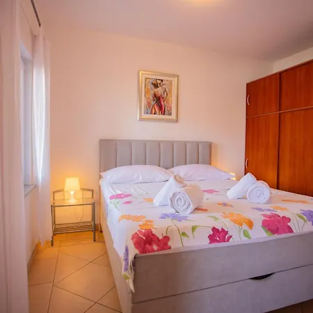 Sea Breeze Apartment